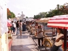 Marché local de Oxkutzcab, des taxis bien pittoresques attendent les clients