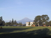 A partir de Puebla, on peut distinguer les jours non nuageux, le volcan Popocatépetl.